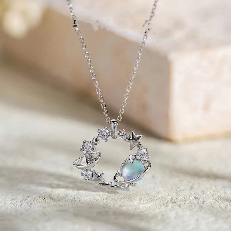 Collana in argento S925 con ciondolo cielo stellato in opale, tema spaziale