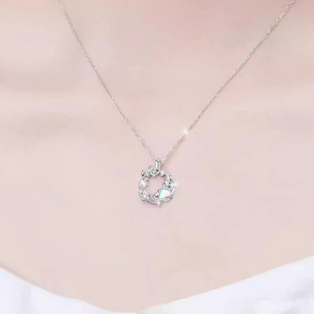Collana in argento S925 con ciondolo cielo stellato in opale, tema spaziale