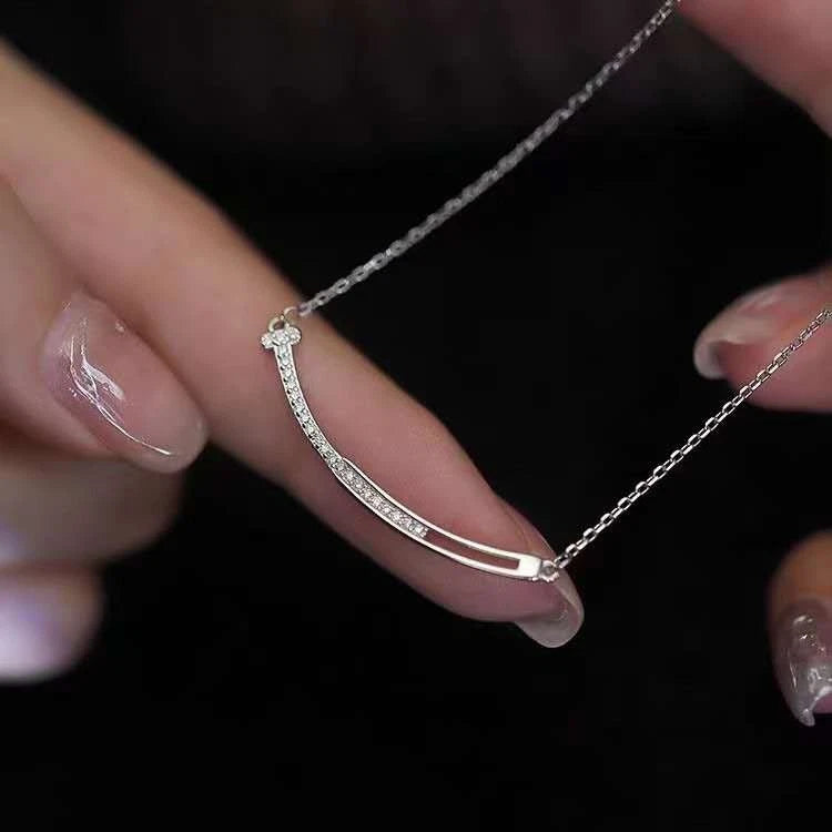 Collana clavicolare minimalista in argento sterling 925