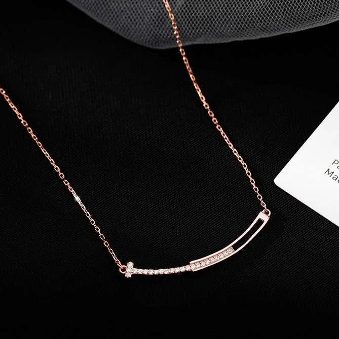 Collana clavicolare minimalista in argento sterling 925