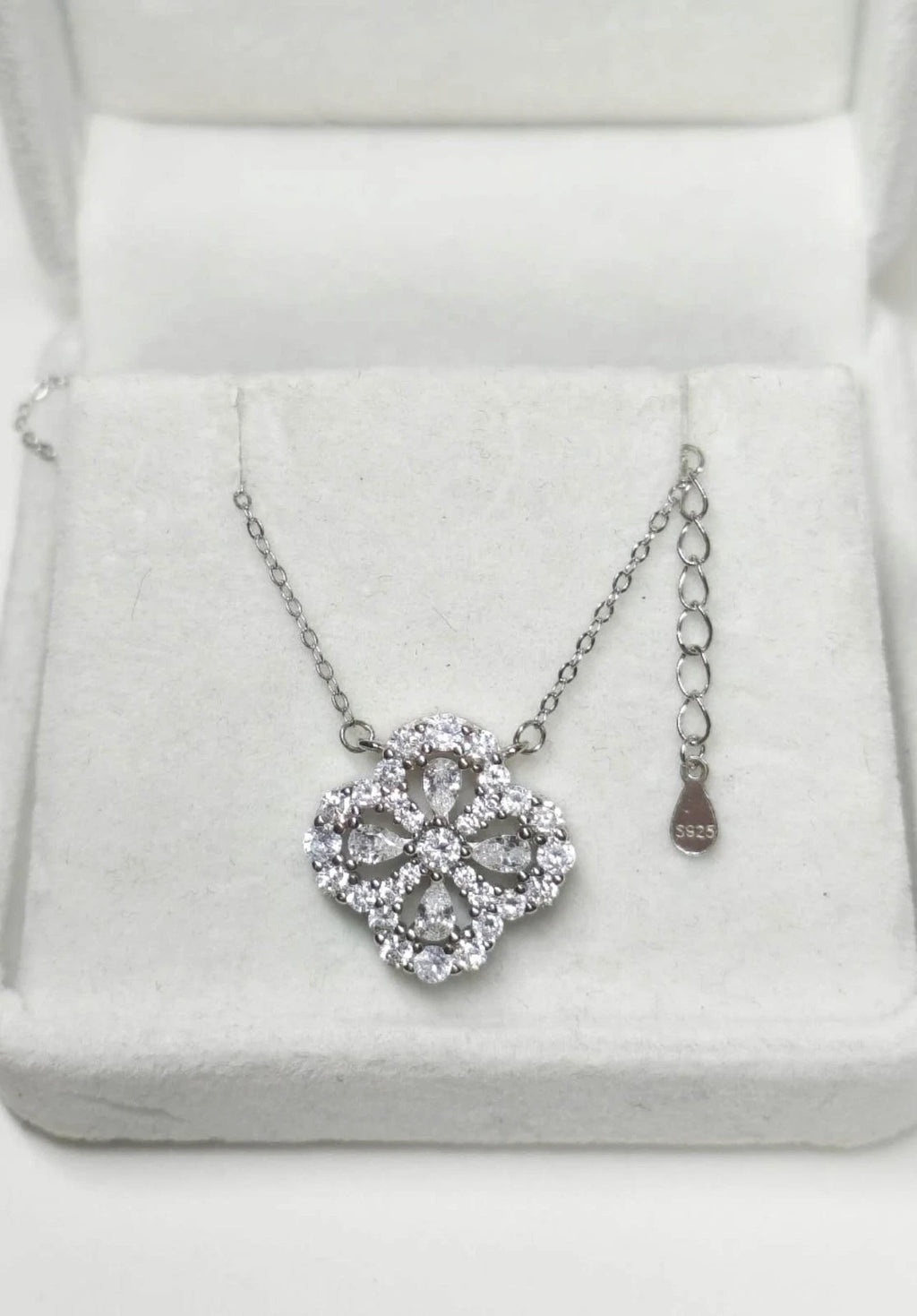 Collana trifoglio fortunato in argento 925 con pietre incastonate,ipoallergenica
