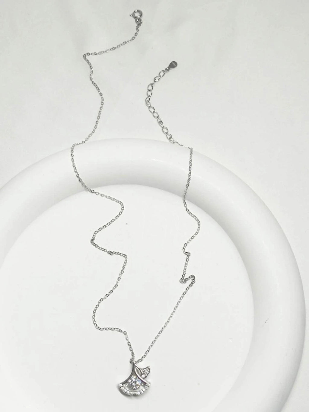 Collana Pendente Foglia Ginkgo Argento 925 Zirconi Brillanti, Catena Regolabile