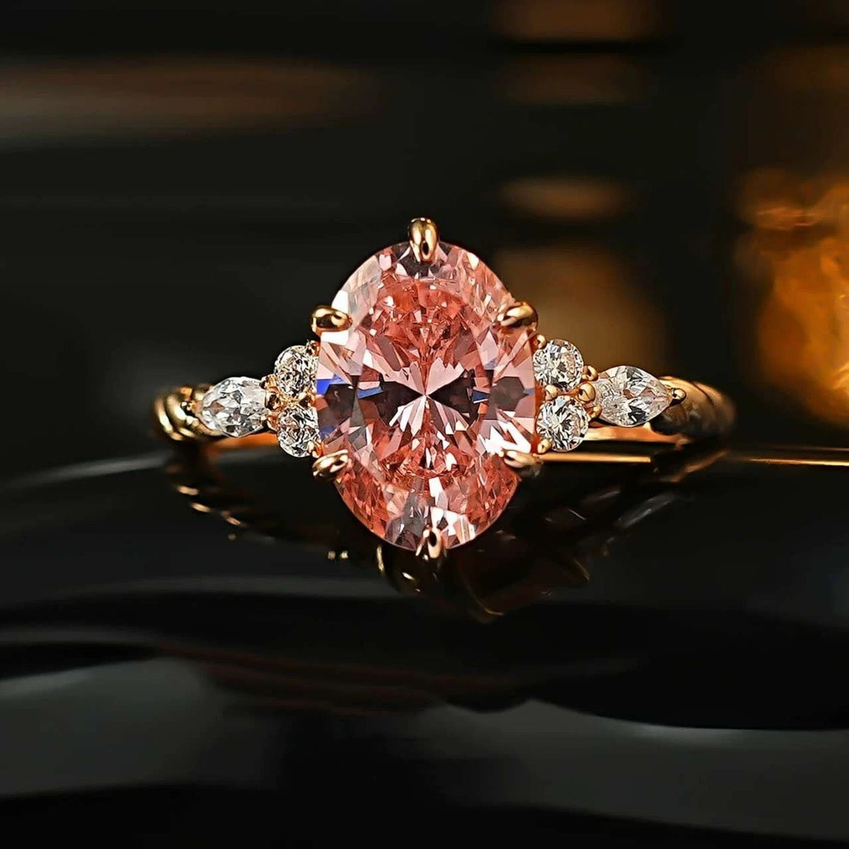 Anello stile vintage a tema tramonto con diamanti e design a corda intrecciata