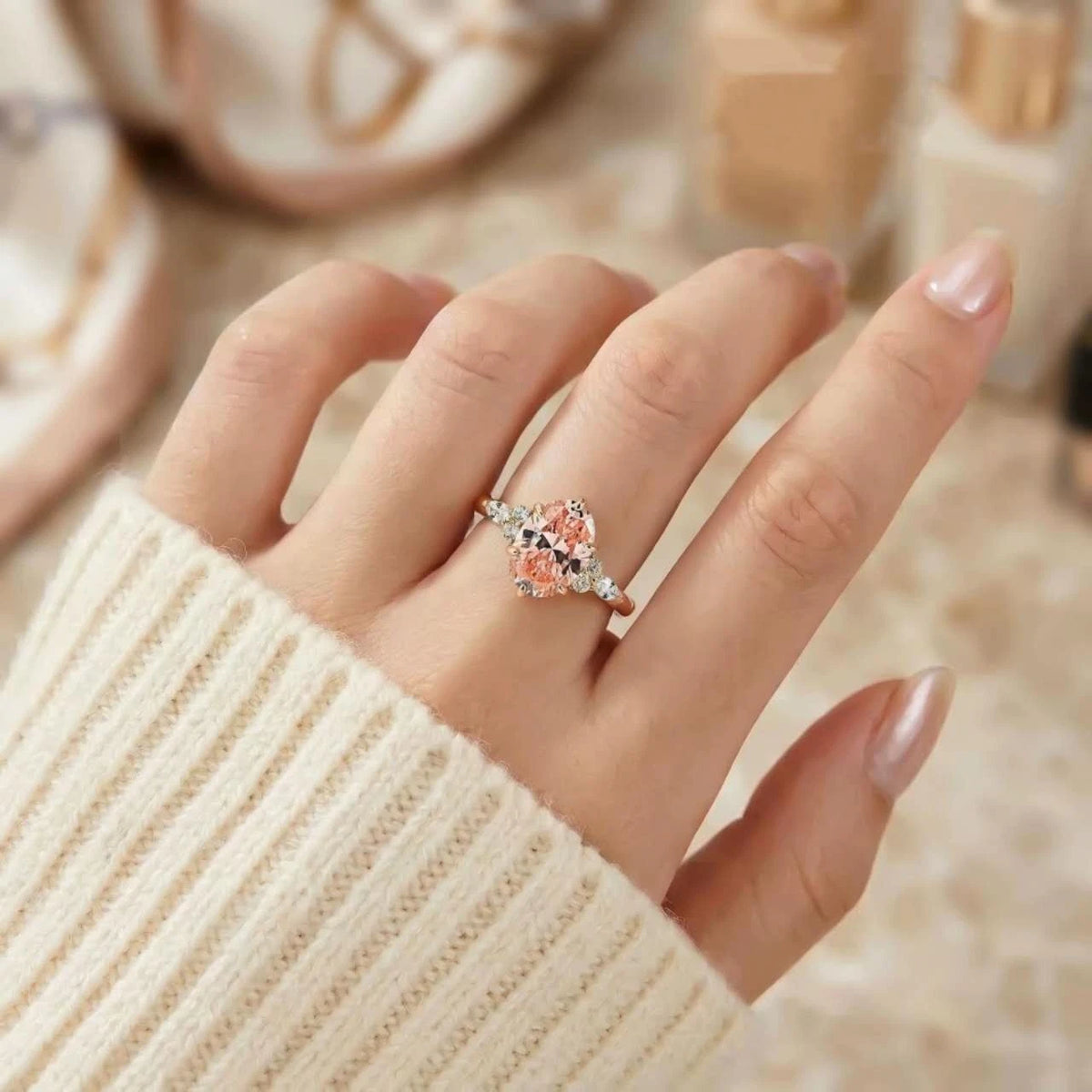 Anello stile vintage a tema tramonto con diamanti e design a corda intrecciata