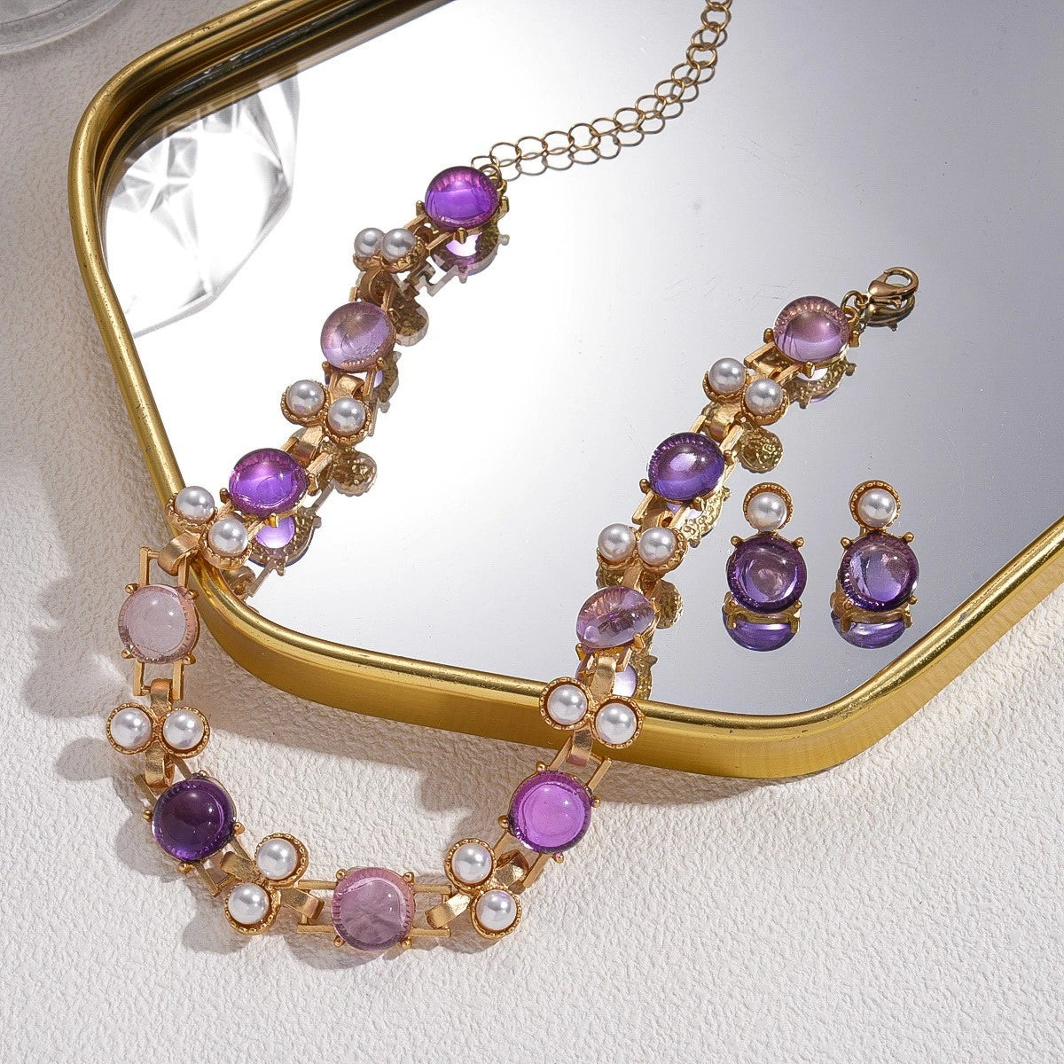 Vintage- und Hofstil-Set aus Perlen und violettem Harz, 2 Teile