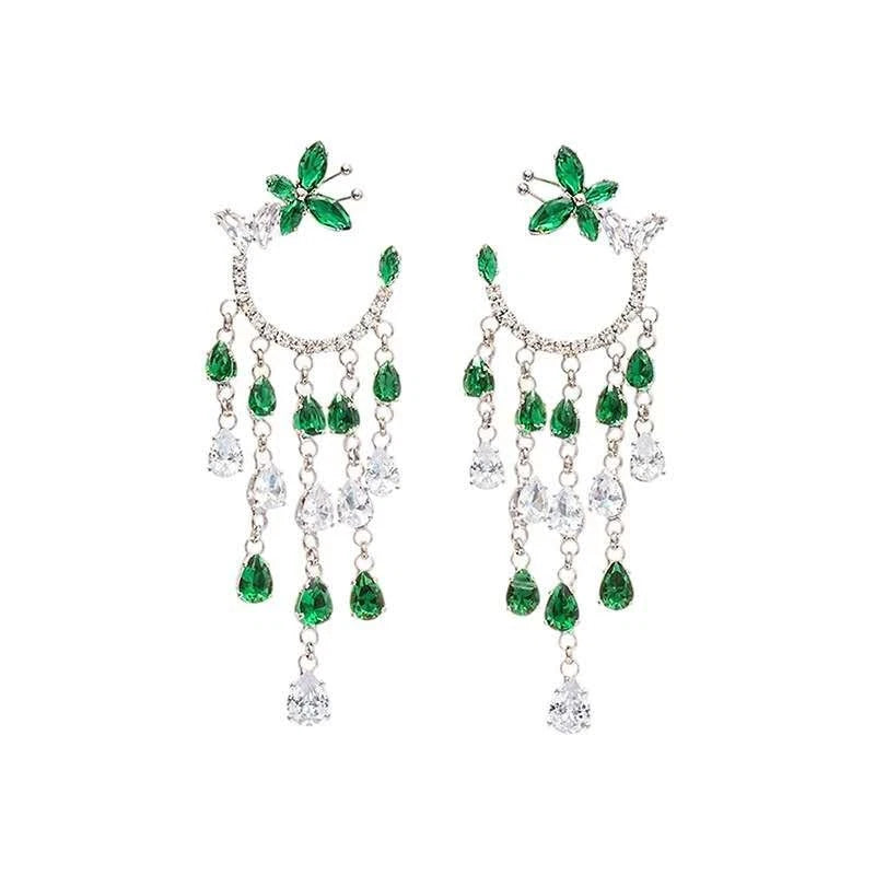 Orecchini trendy con zirconi e nappe con motivi forma farfalla (ago d'argento)