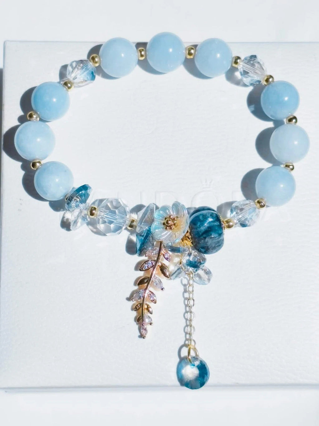 Bracciale artigianale con pietre naturali blu, stile oceano, acquamarina