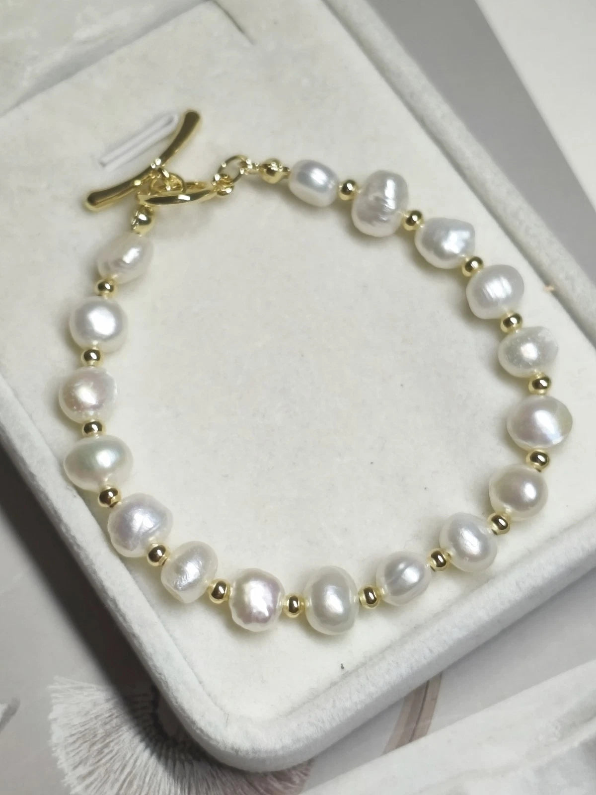 Armband mit natürlichen Barockperlen, exklusives und raffiniertes Design