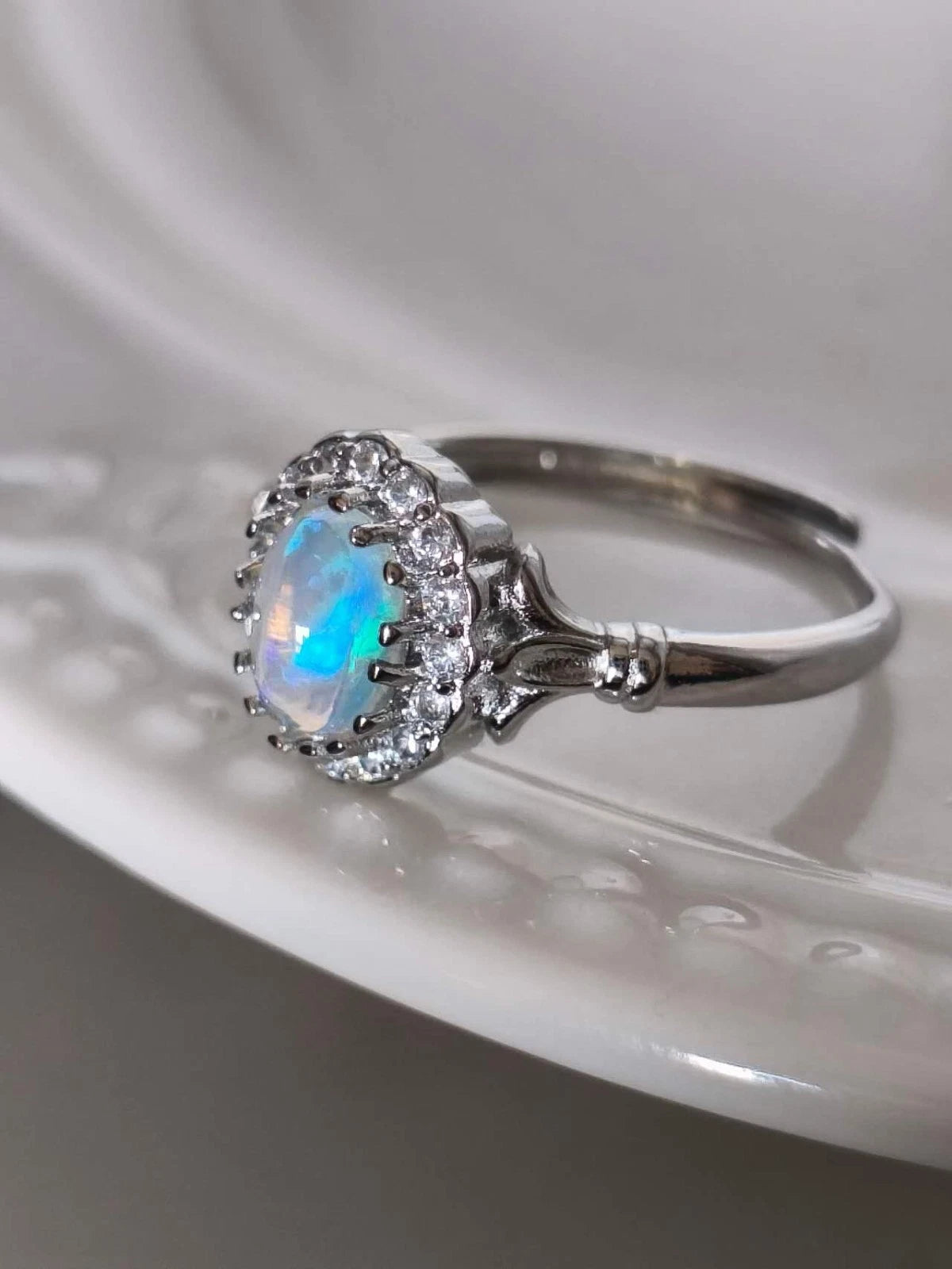 Offene Ringe mit Opalstein