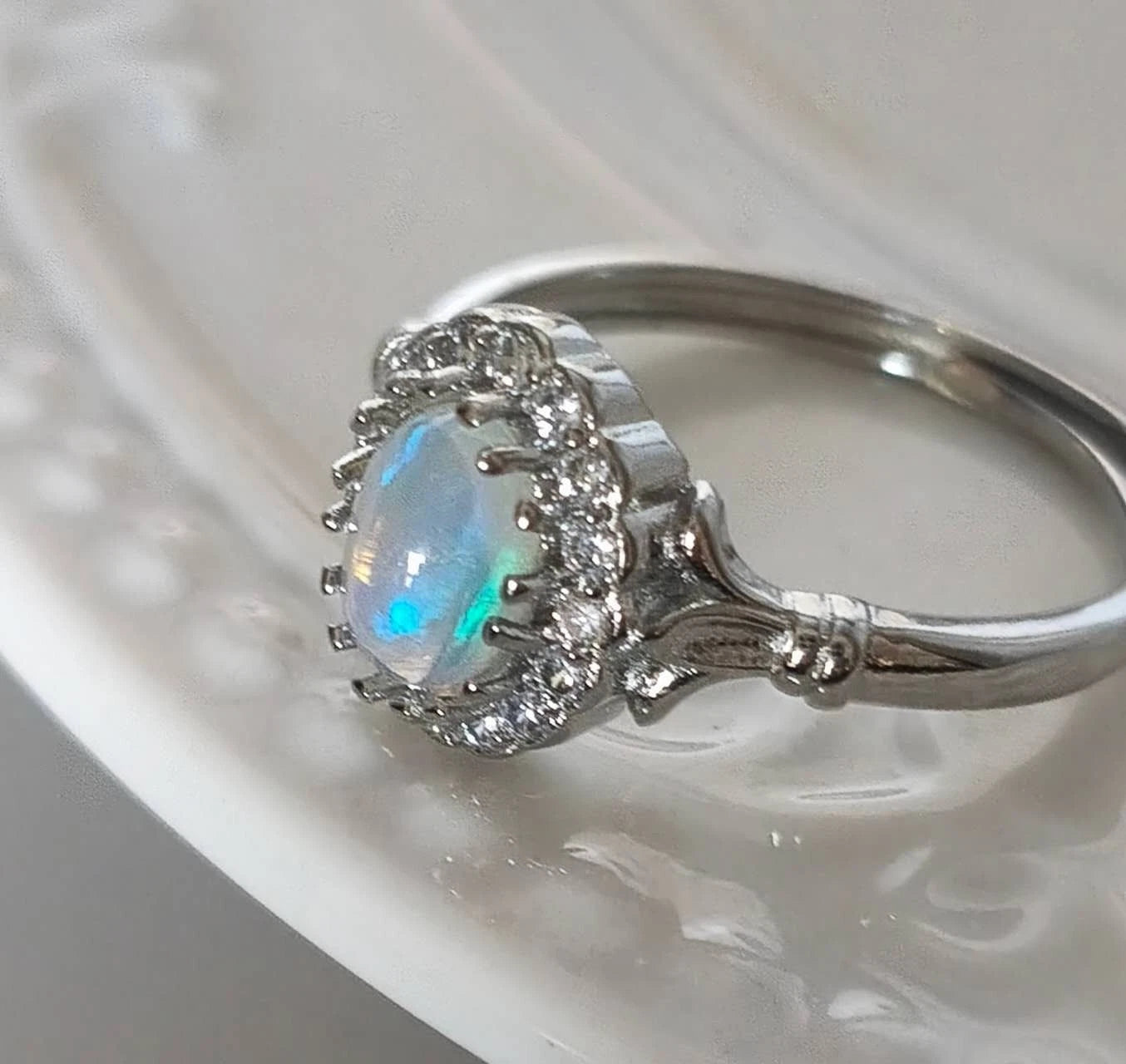 Offene Ringe mit Opalstein