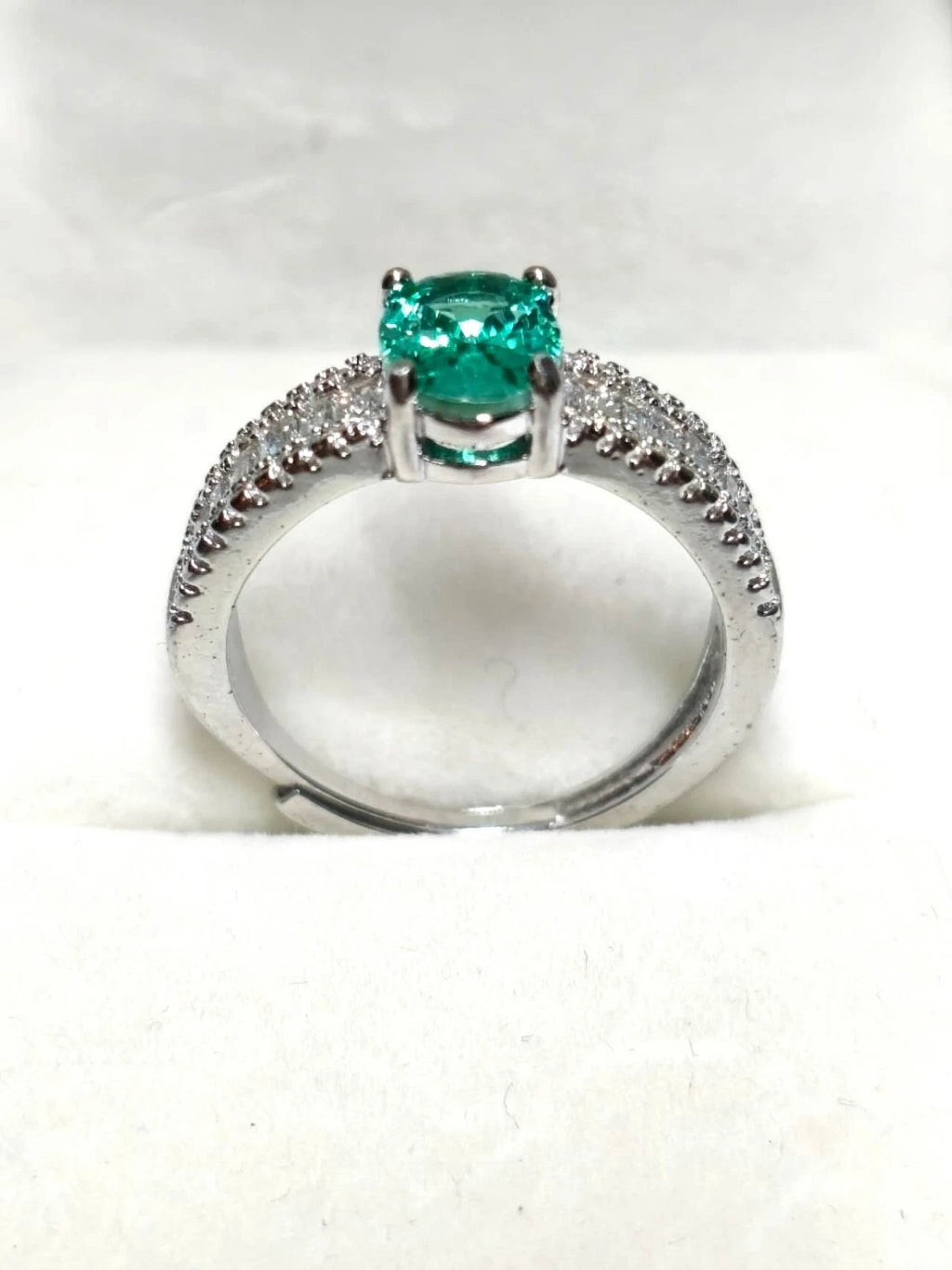 Verstellbarer Ring mit grünem Zirkon, hypoallergenes Sterlingsilber