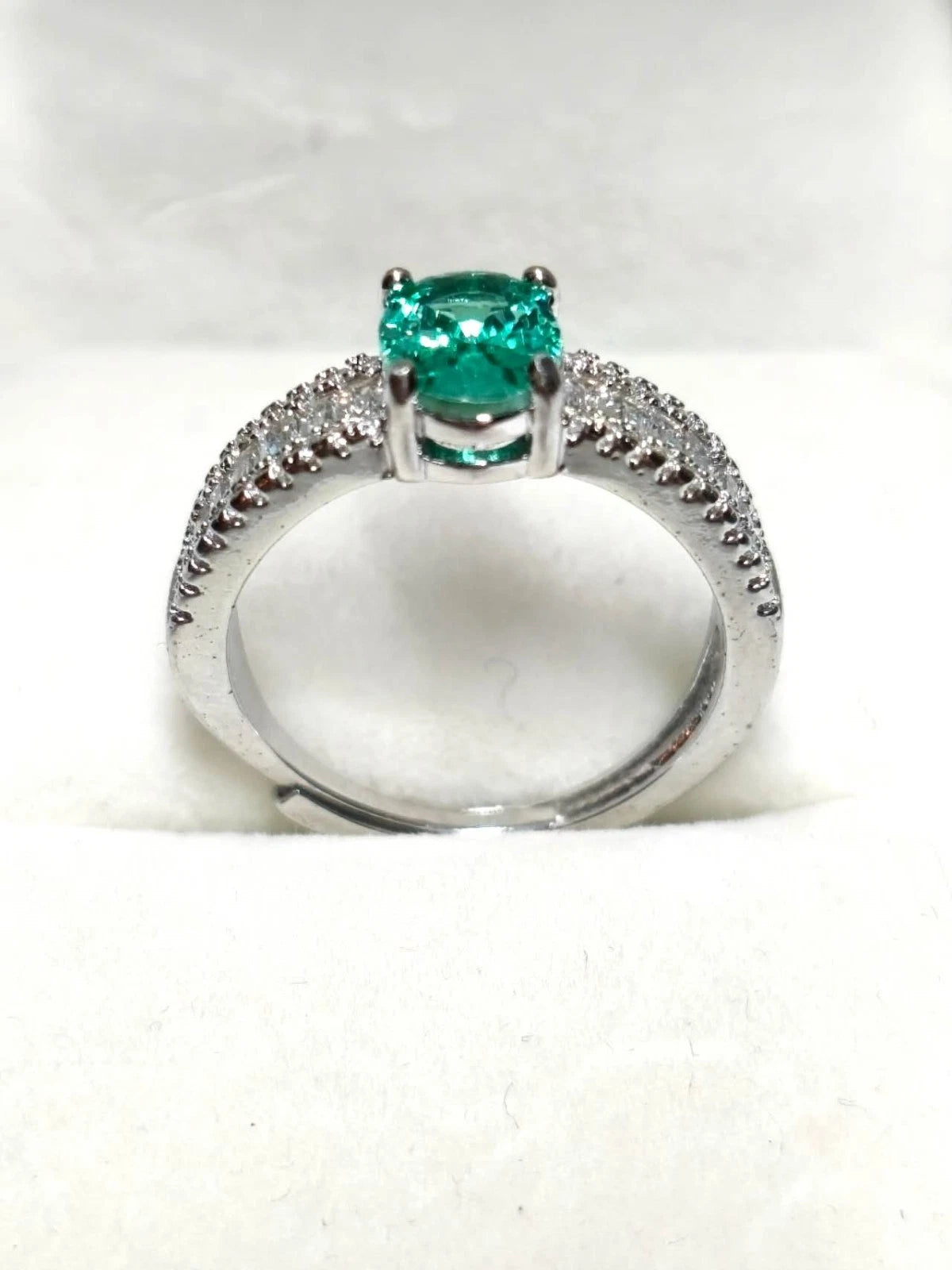 Verstellbarer Ring mit grünem Zirkon, hypoallergenes Sterlingsilber