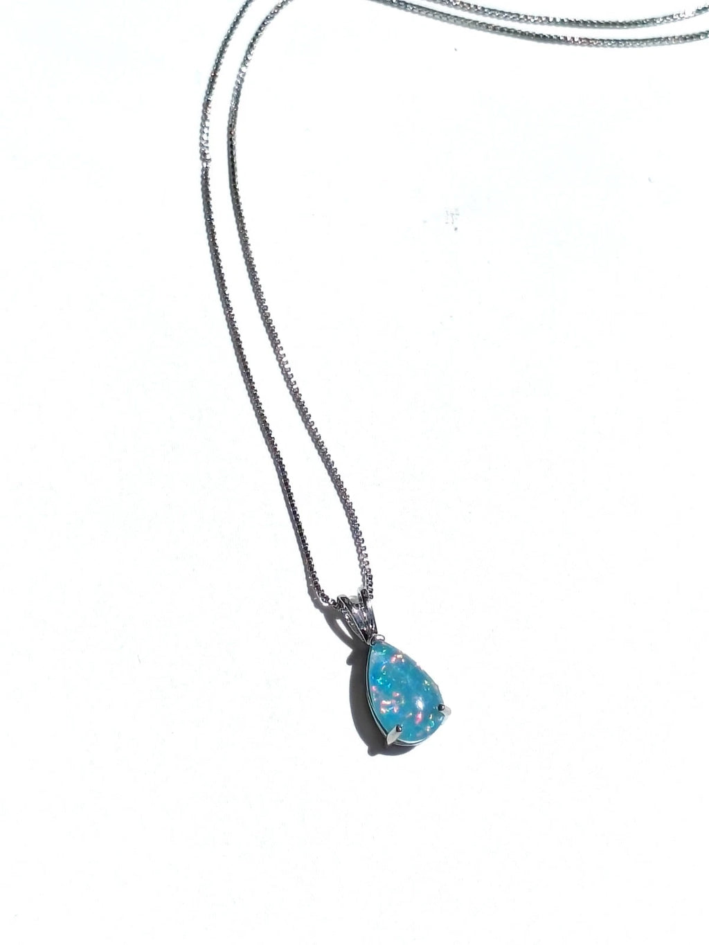 Collana di opale forma goccia placcato in oro bianco 18K