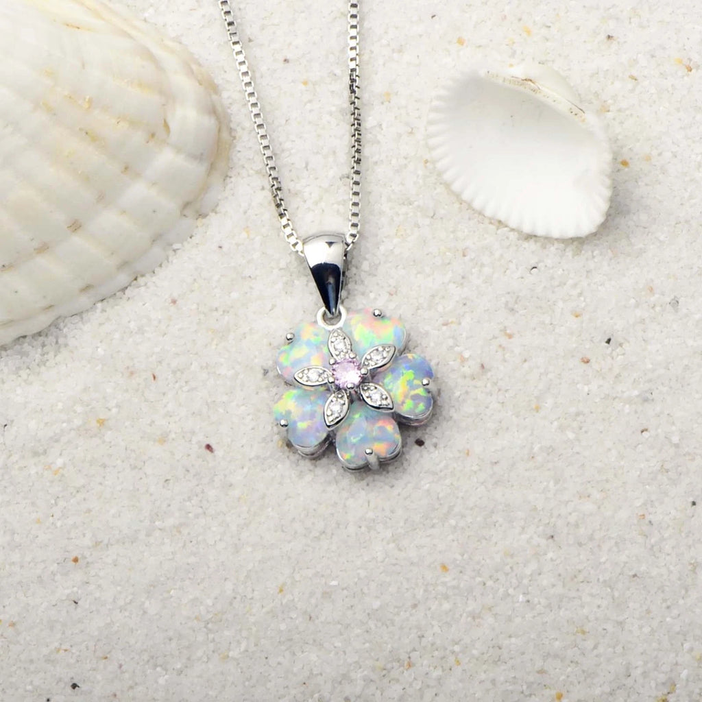 Collana floreale delicata in opale, ciondolo iridescente placcato argento