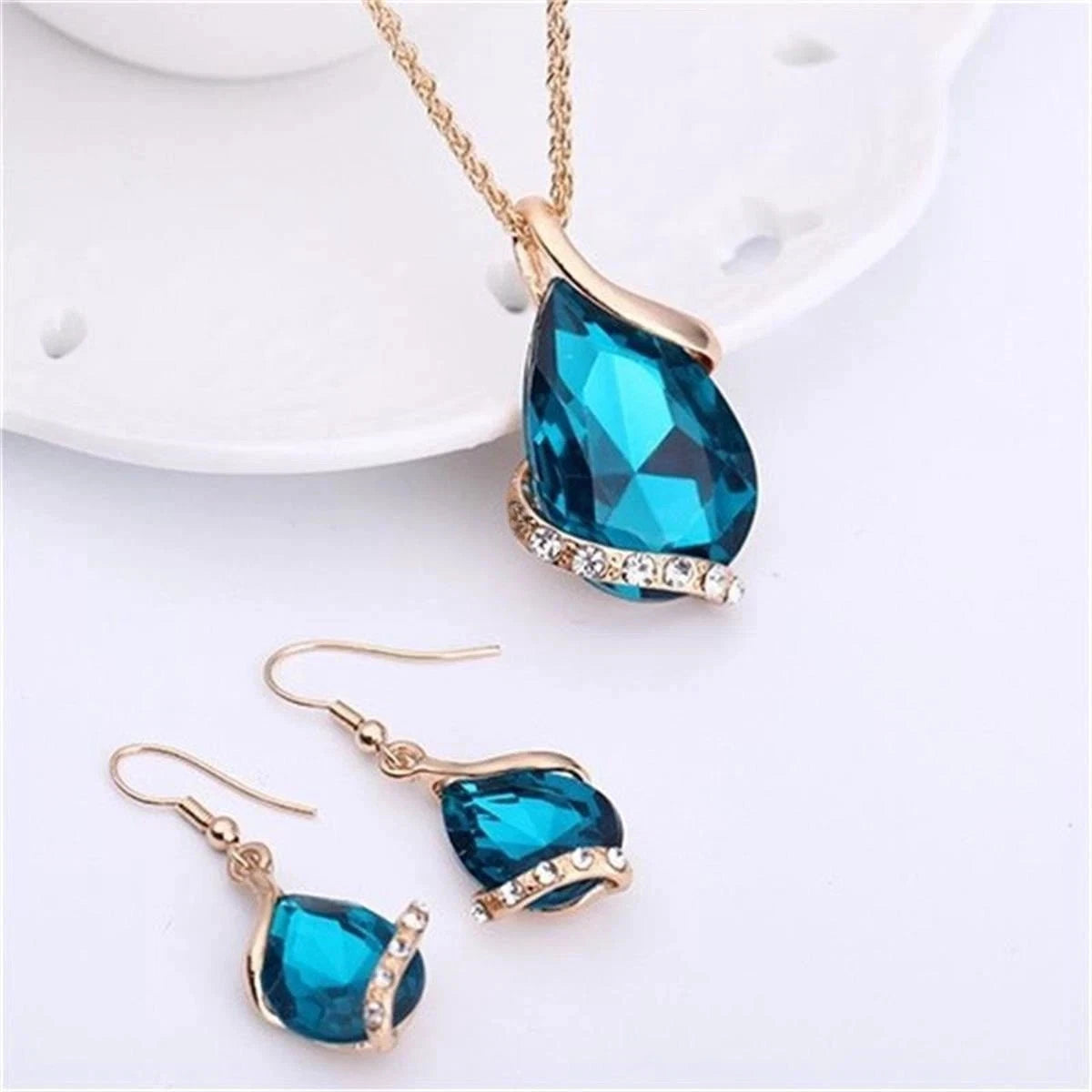 Set Gioielli Zircone Goccia Placcato Oro, Collana Ciondolo e Orecchini Pendenti