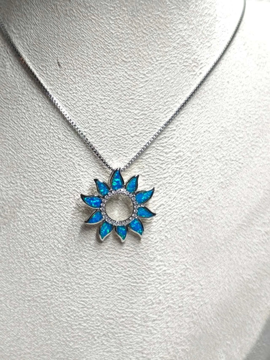 Collana con ciondolo a raggi sole in opale blu, gioielli floreali placcati arg