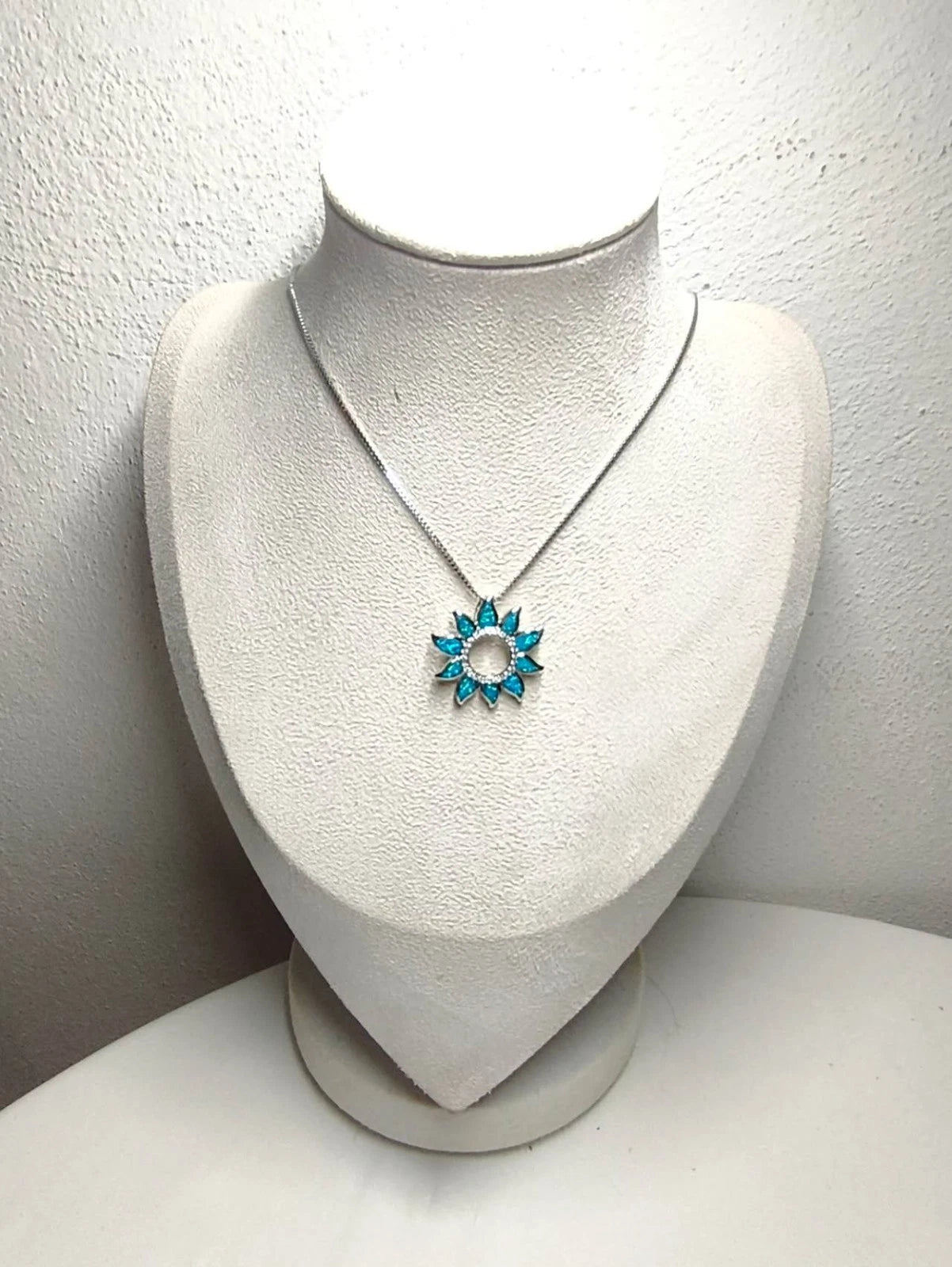Collana con ciondolo a raggi sole in opale blu, gioielli floreali placcati arg