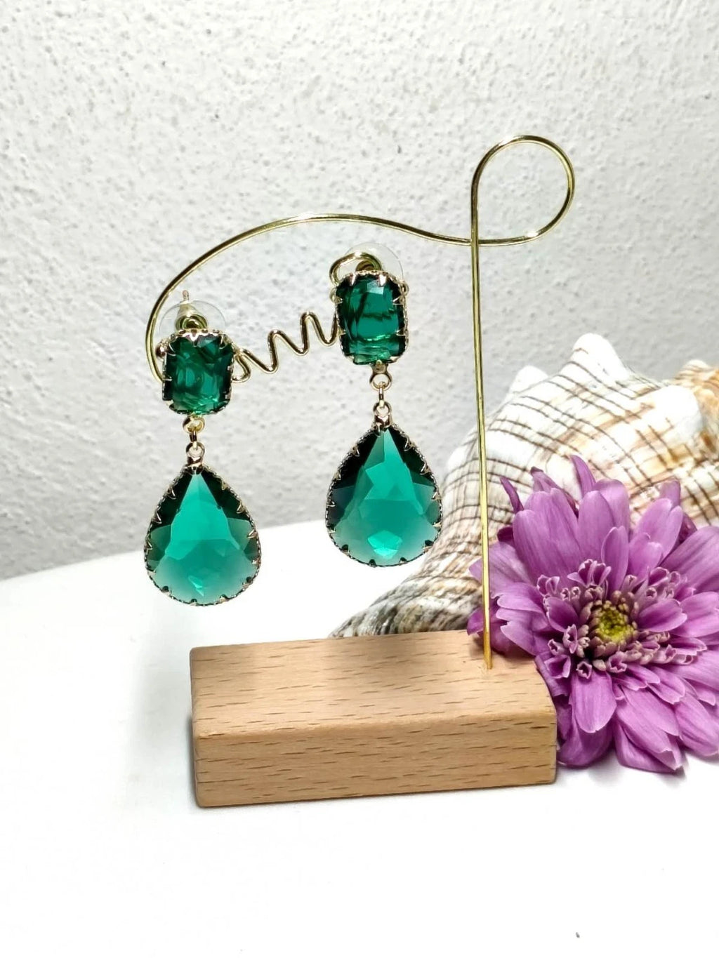 Orecchini pendenti con zirconi, placcati oro, stile chic