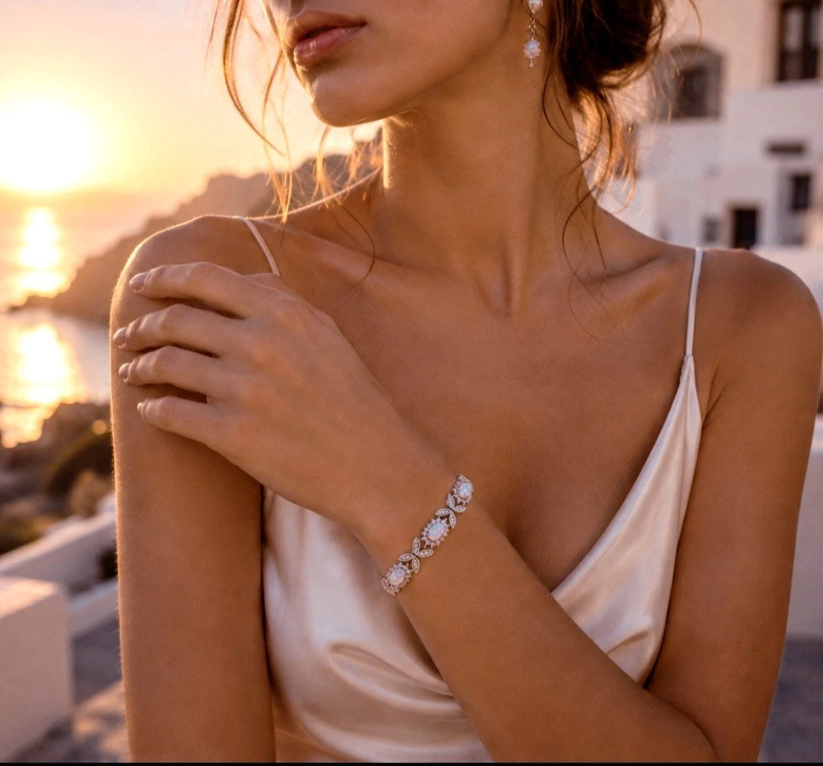Bracciale  in argento 925 con opale, bracciale a maglie floreali con zirconi