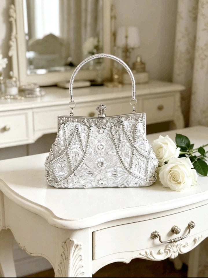Pochette artigianale con perline e cristalli, borsa per sposa e cocktail party